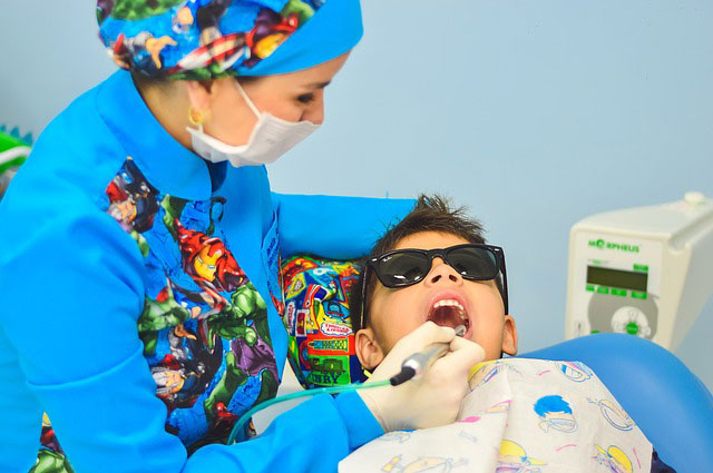 child-visit-dentist